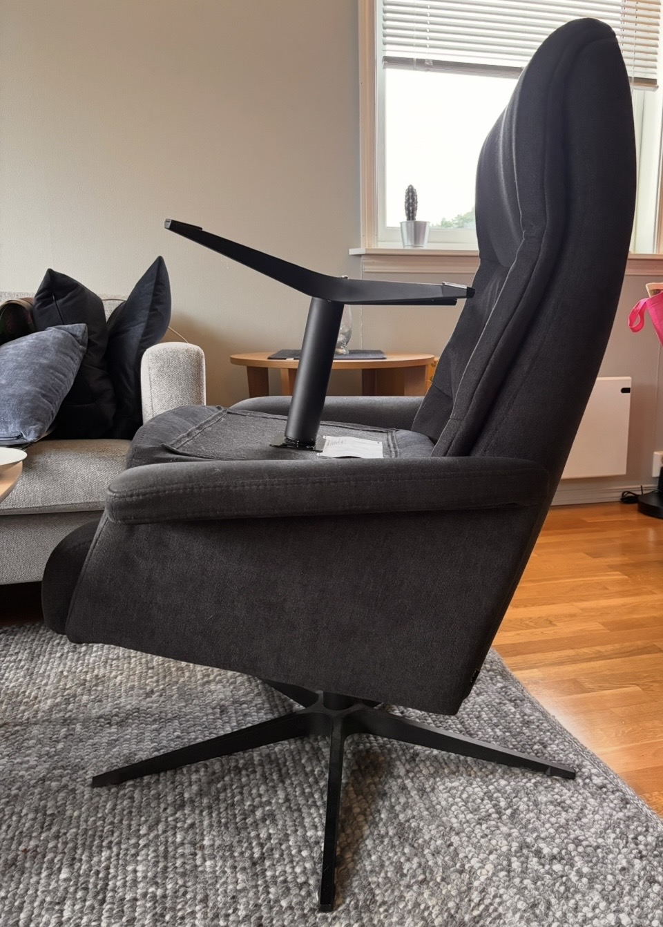 Lenestol med krakk oppi – bilde 2
